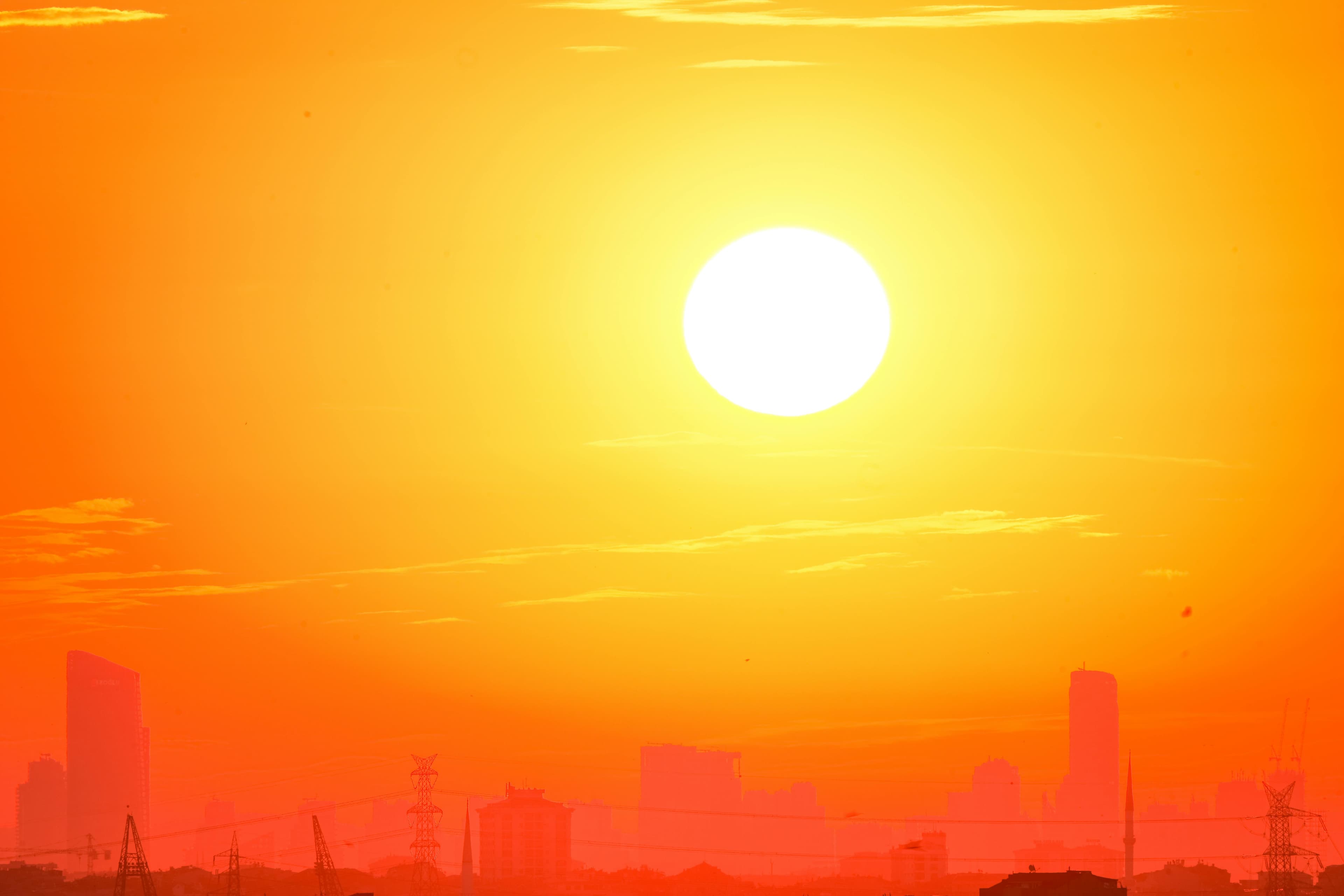 Vitamin C Alternatives for Summer Skincare: Why Smart K-Beauty Sellers Are Switching to Niacinamide This Season